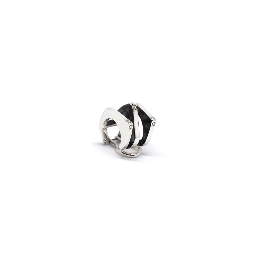 Ear cuff